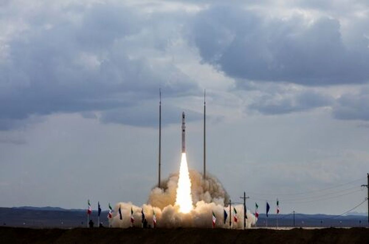  آزمایش پروازی موتور ماهواره بر سوخت جامد قائم ۱۰۰ با موفقیت انجام شد.