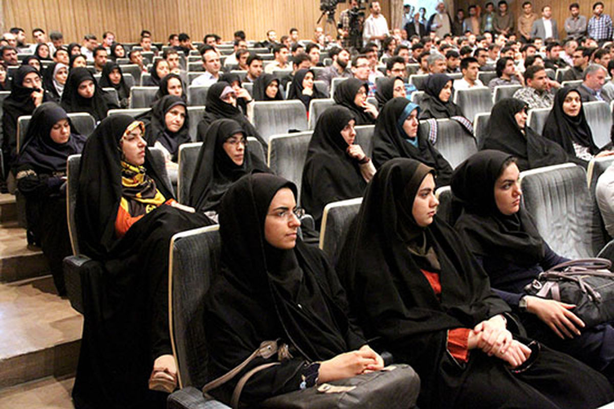 ملت ایران حساب دانشگاهیان را از افراد هنجارشکن جدا می‌داند

