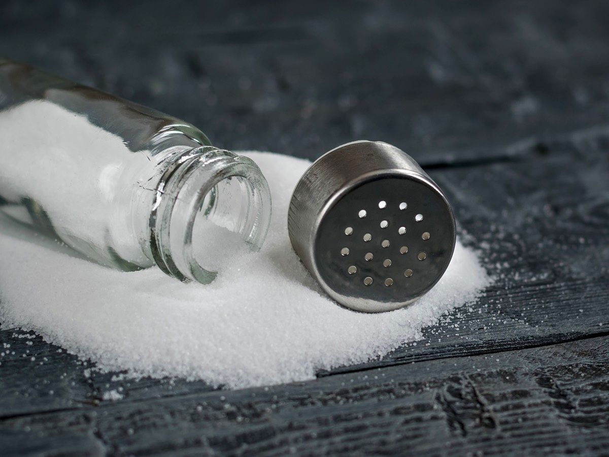 آشنایی با ۶ زمان که بدن‌ به نمک بیشتر نیاز دارد